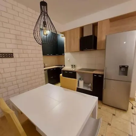 Apartment J&j With Swimming Pool Podstrana