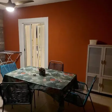 J&j With Swimming Pool Apartment